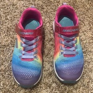 Sketchers girls shoes. Barely worn. Size 1.5